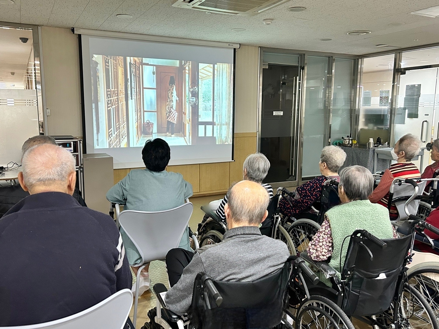 효도로 극장(2).jpg
