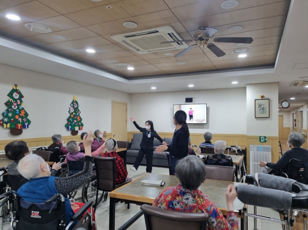활력증진을 위한 <힘뇌체조> 프로그램
